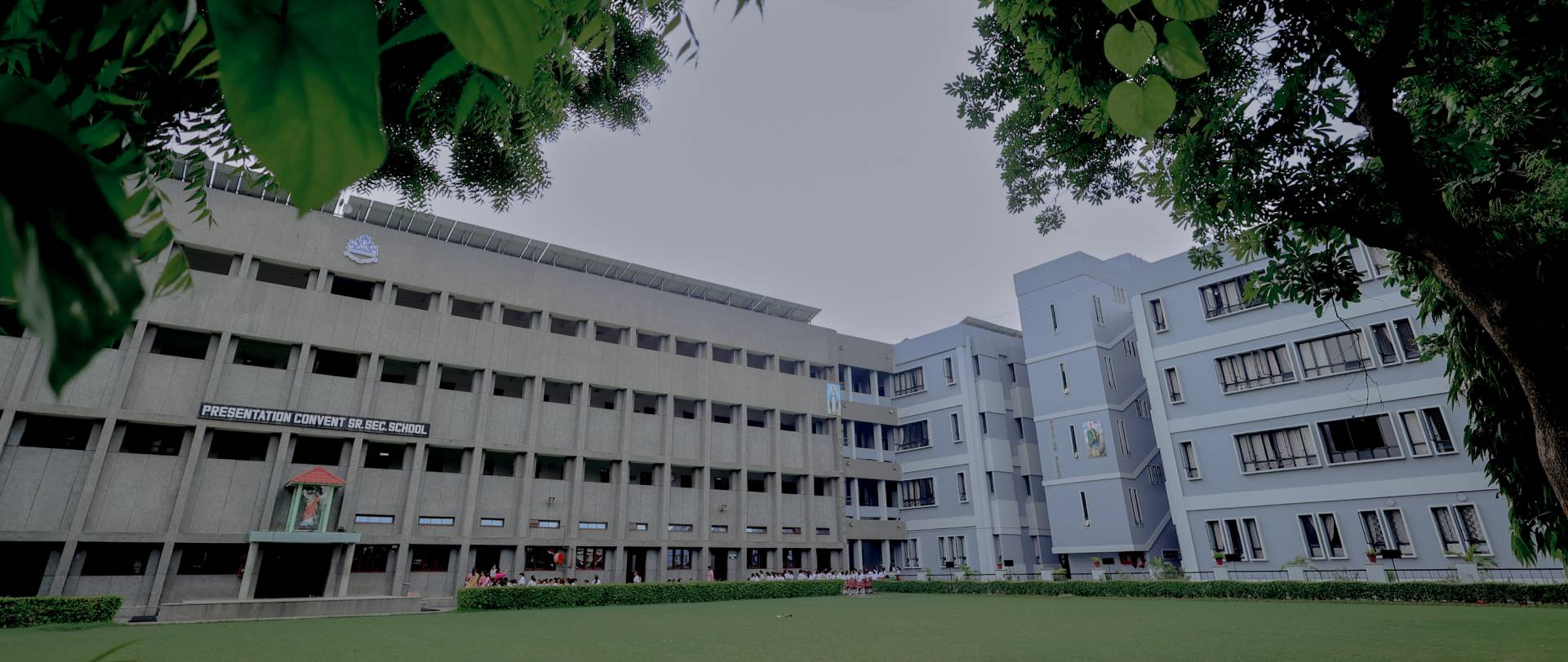Presentation Convent Sr. Sec. School, Mukherjee Marg