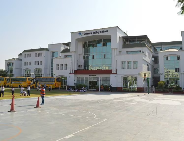Queen's Valley, Dwarka Sec 8
