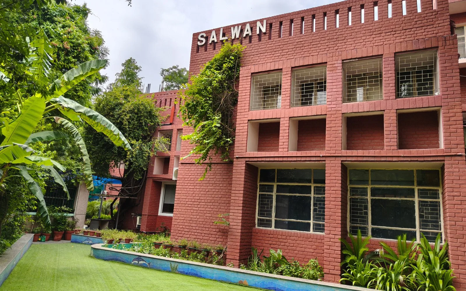 Salwan Junior School, Naraina