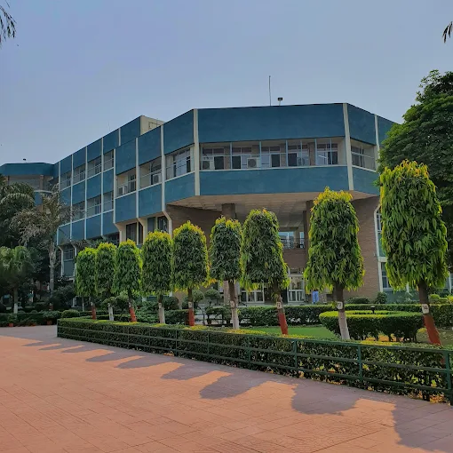 Jaspal Kaur Public School, Shalimar Bagh (Sikh Minority)